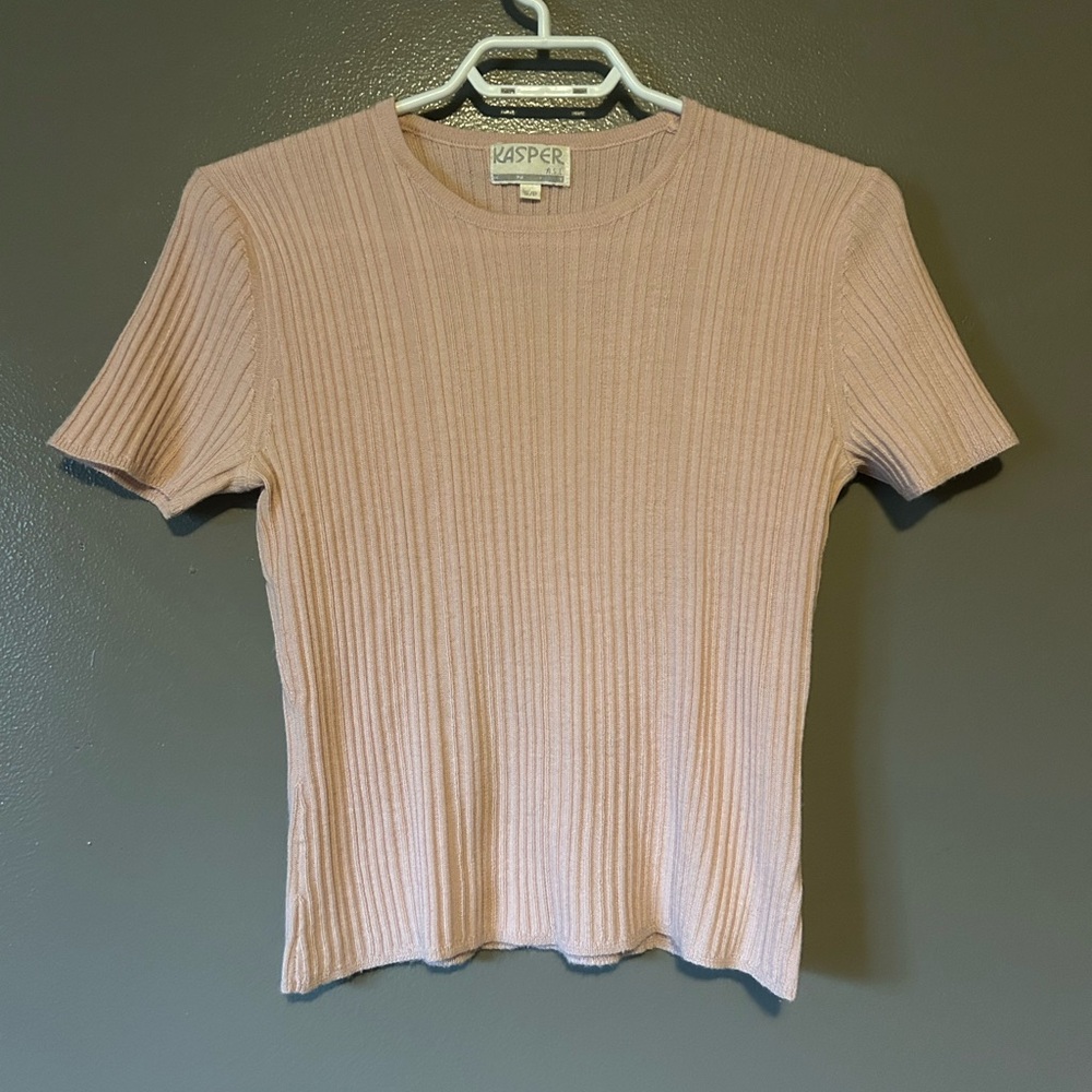 Cute vintage Kasper baby pink T